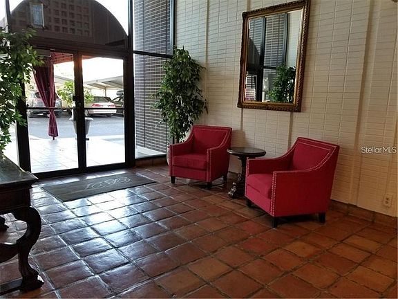 3rd image of 4015 Bayshore Blvd APT 6C