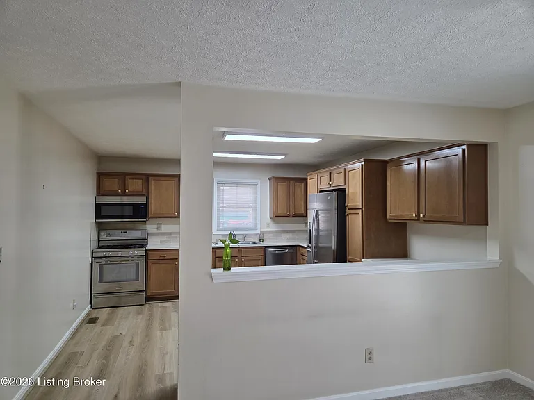 4204 Holly Tree Dr — Photo 11