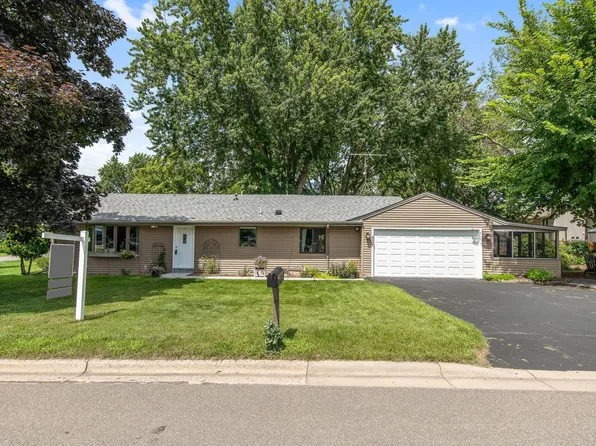 307 11th Ave SE, Forest Lake, MN 55025