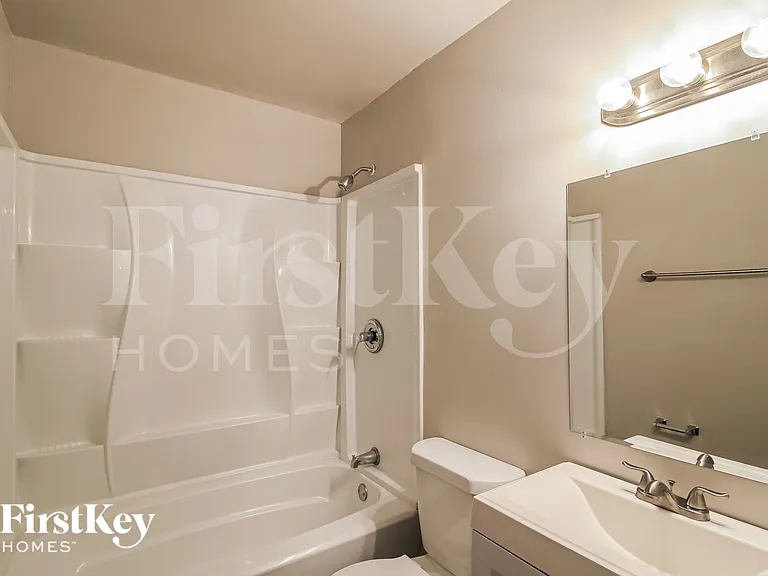 1199 Pineglen Dr — Photo 15