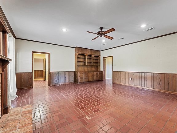 4th image of 4230 Pine Ridge Dr