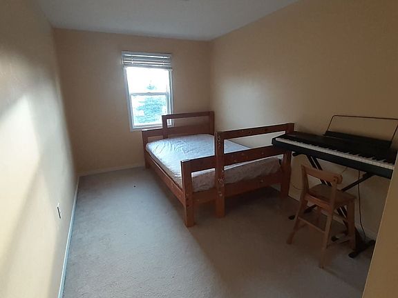 5th image of 400 Wilson Ave #67