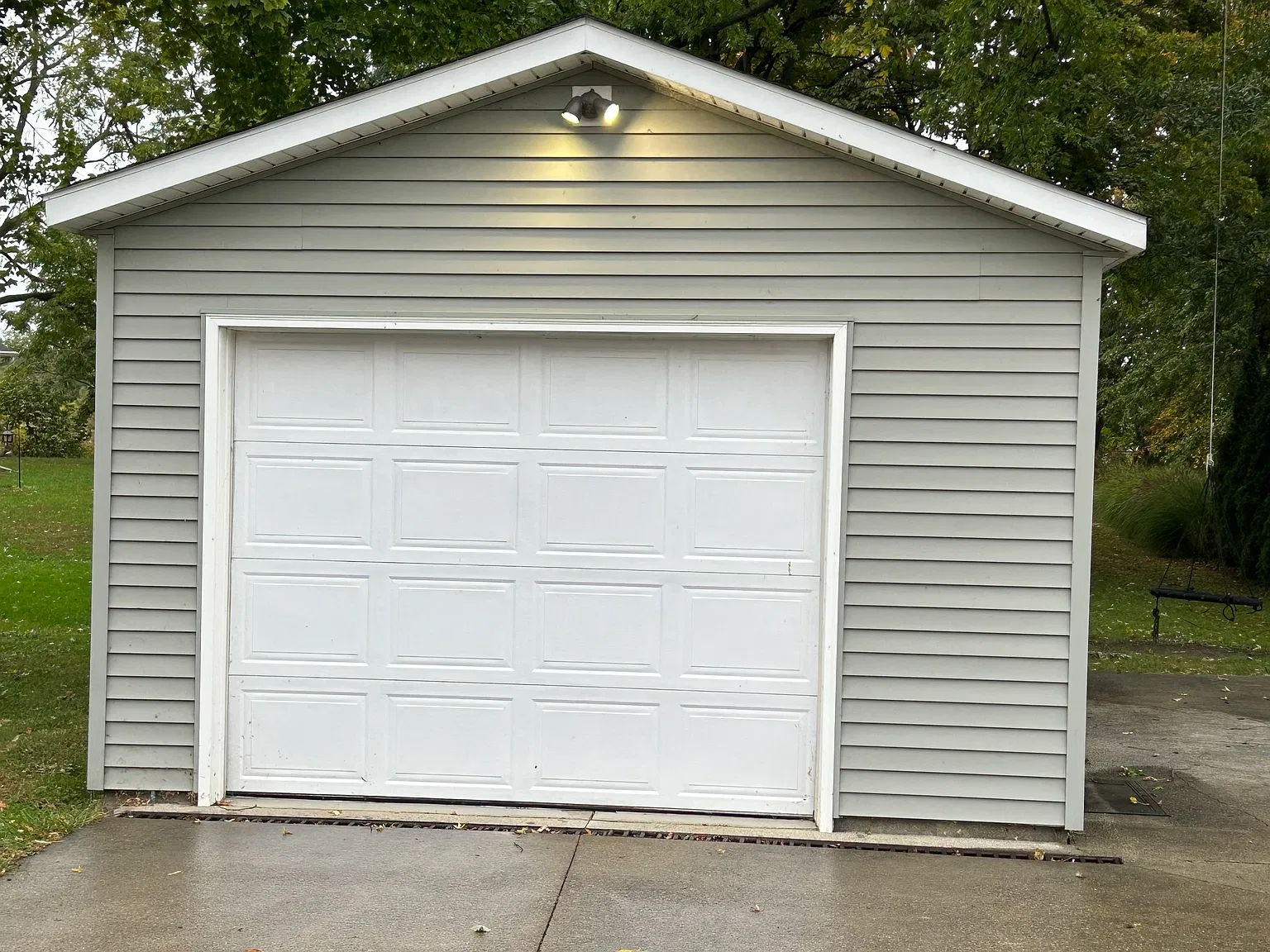 3 bed, 1.5 bath, 1222 sqft, $1,600 — Photo 2