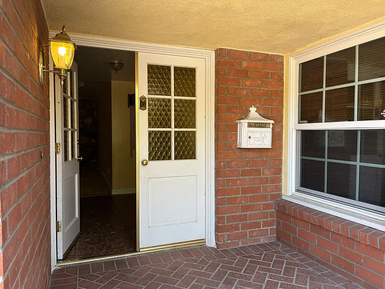 5532 Peacock Ln — Photo 2