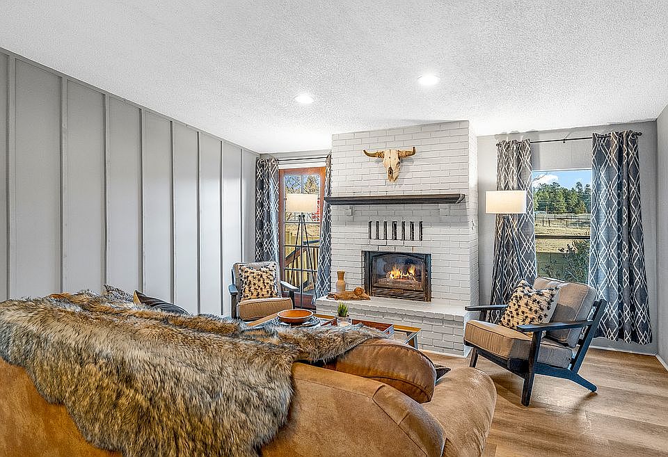 Brick Fireplace w Blower