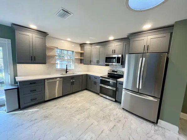 6326 8th Ave N, Saint Petersburg, FL 33710