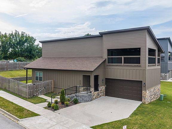 3rd image of 2123 Dani Ln