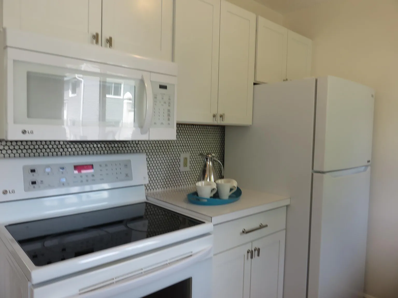 B1 Grandview Dr — Photo 2