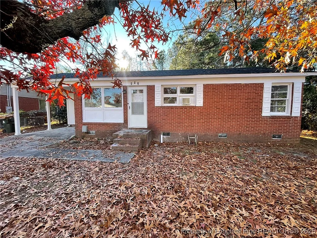 3 bed, 1.0 bath, 950 sqft, $1,150 — Photo 1