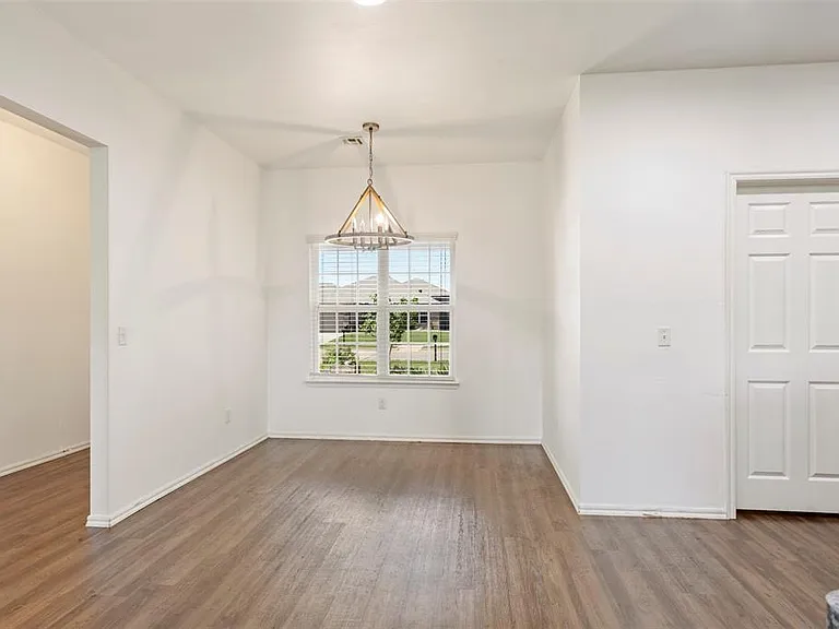 13244 Beekman Dr — Photo 8