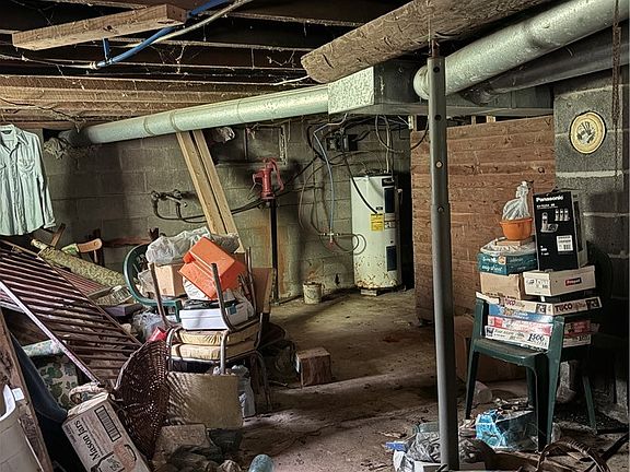 4th image of 1128 N Napper Road