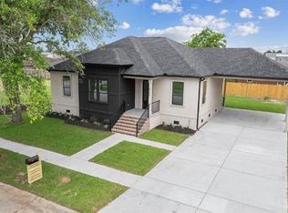 3704 Dauterive Dr, Chalmette, LA 70043