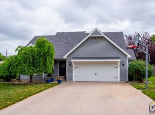 6642 SW 25th St, Topeka, KS 66614