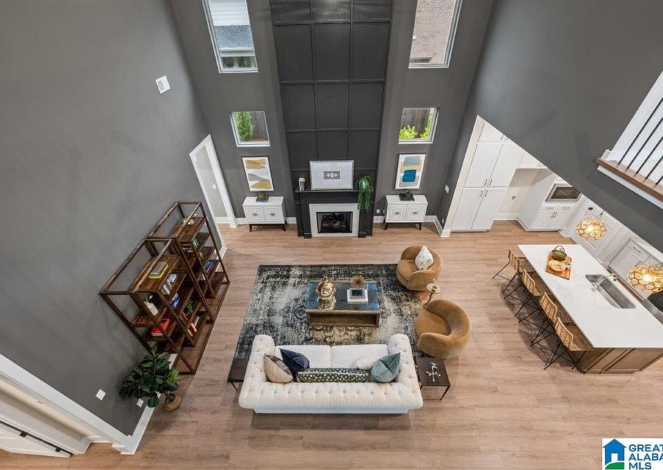 1st image of 1945 Timberview Rd