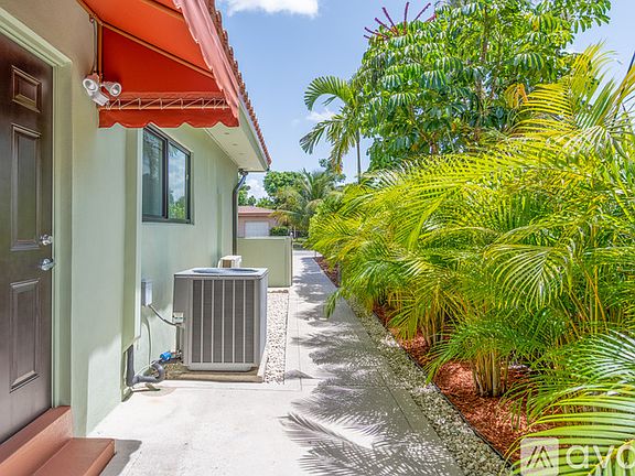 2nd image of 717 NE 162nd St #2