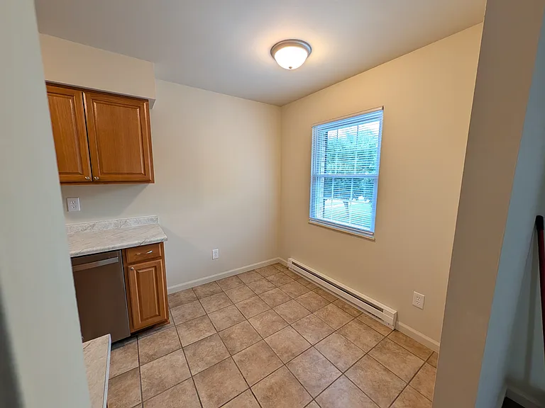 429 N Wolf Creek St #12 — Photo 8