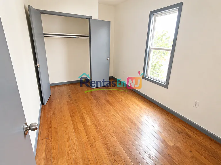 99 Alexander St #1A — Photo 4