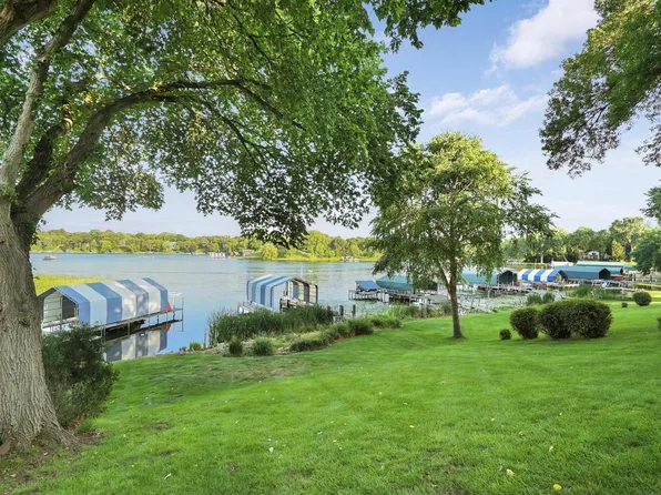 4465 Forest Lake Lndg, Mound, MN 55364