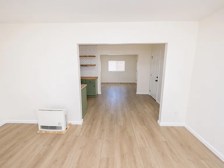 1053 Florence St — Photo 4