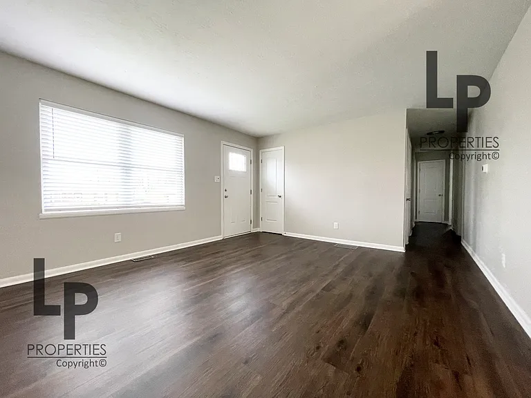 3479 Greenlawn Dr — Photo 8