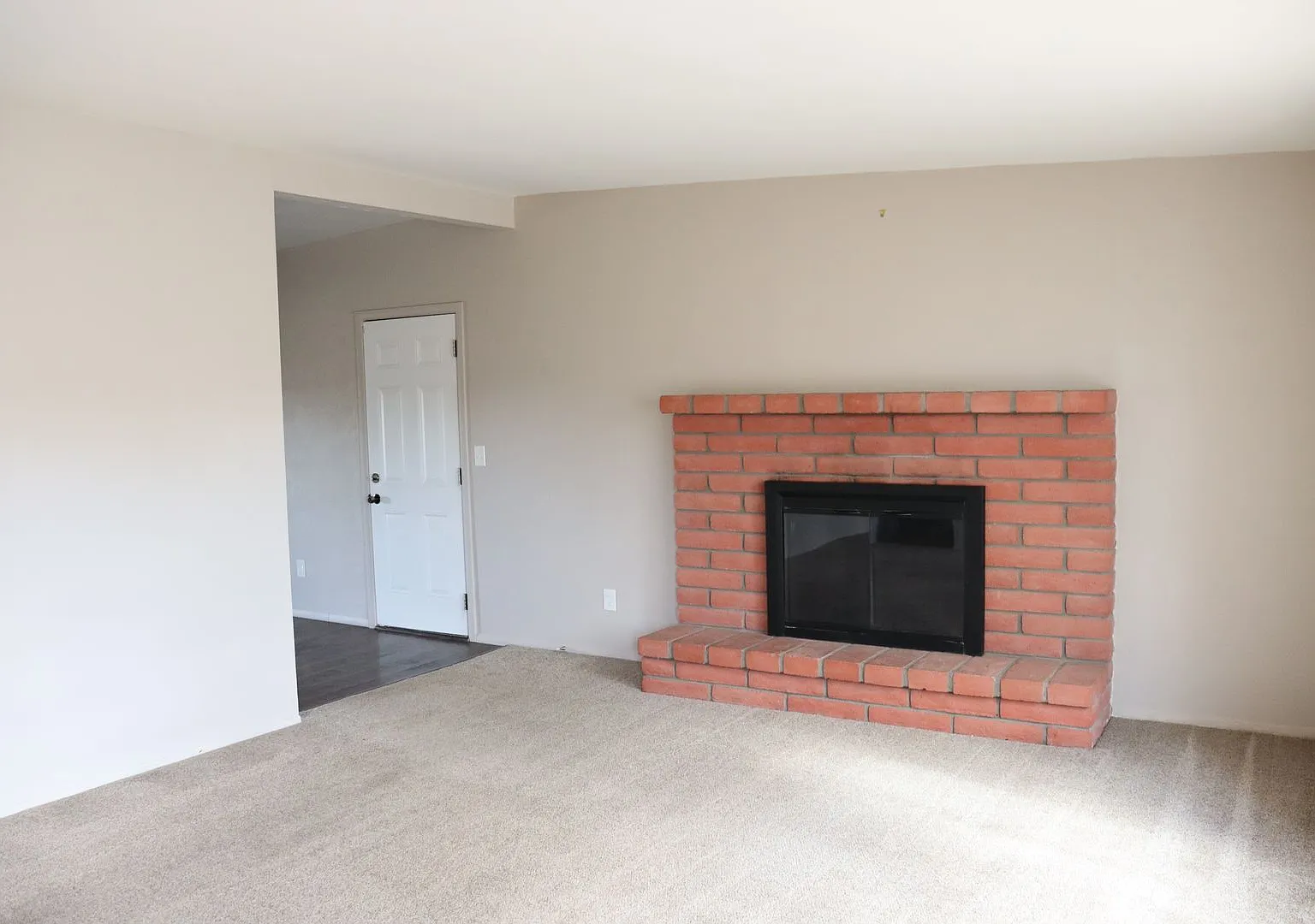 Three bedroom home — Photo 3