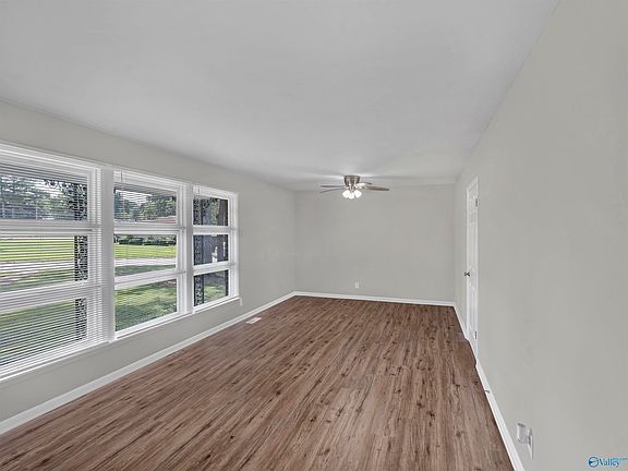 4th image of 2222 Lynn Rd NW