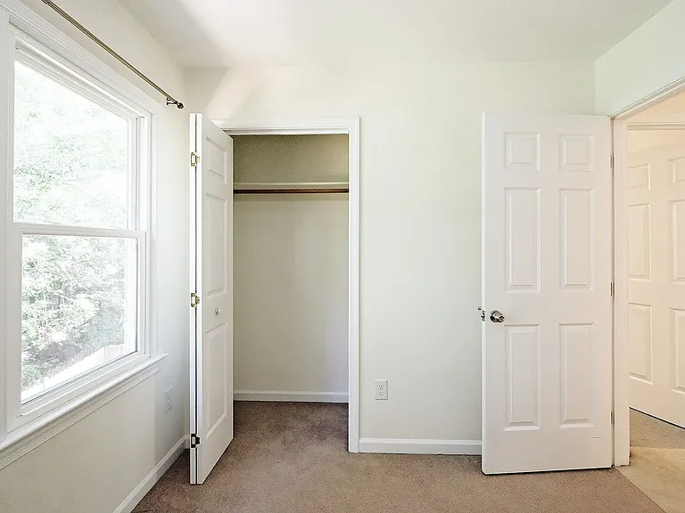 430 Wynridge Dr — Photo 10