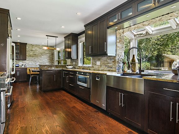 5th image of 21341 N Grove Dr
