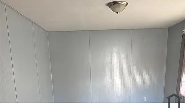3 bed, 835 sqft, $1,050 — Photo 1