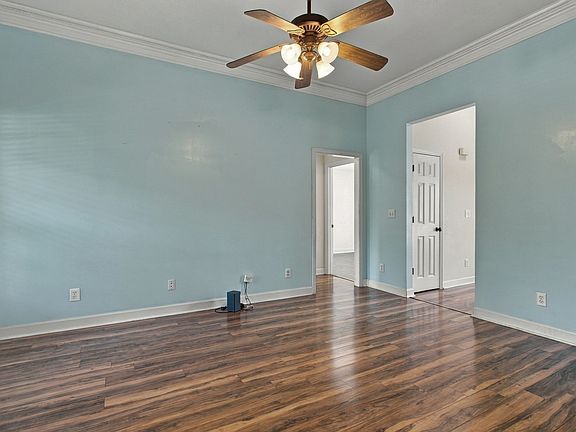 4th image of 173 Mitchell St