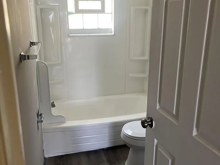 2958 Sullivant Ave — Photo 8