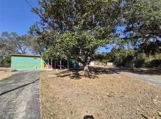 18565 SE 24th Ln, Ocklawaha, FL 32179