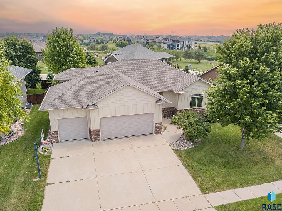1st image of 8204 S Spice Hill Cir