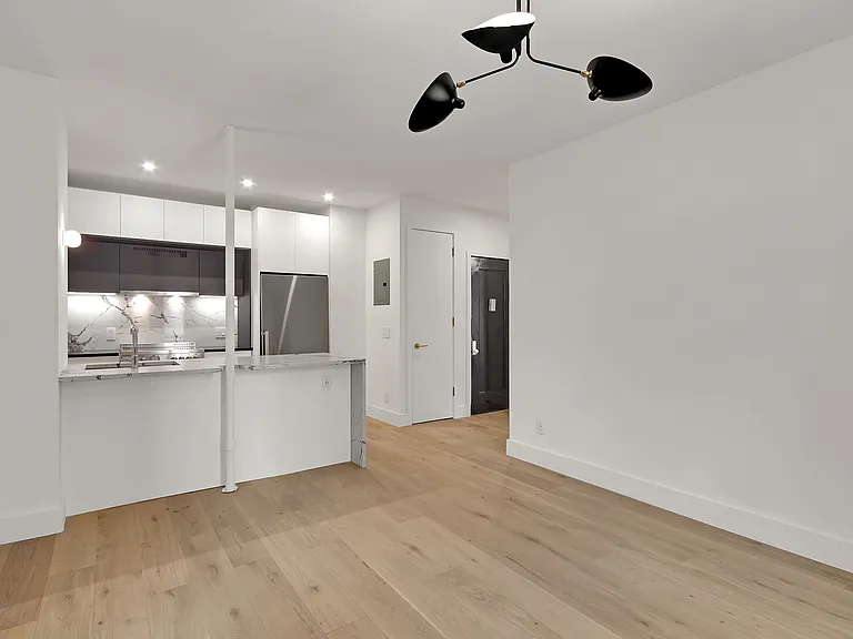 145 Henry St #6E — Photo 2
