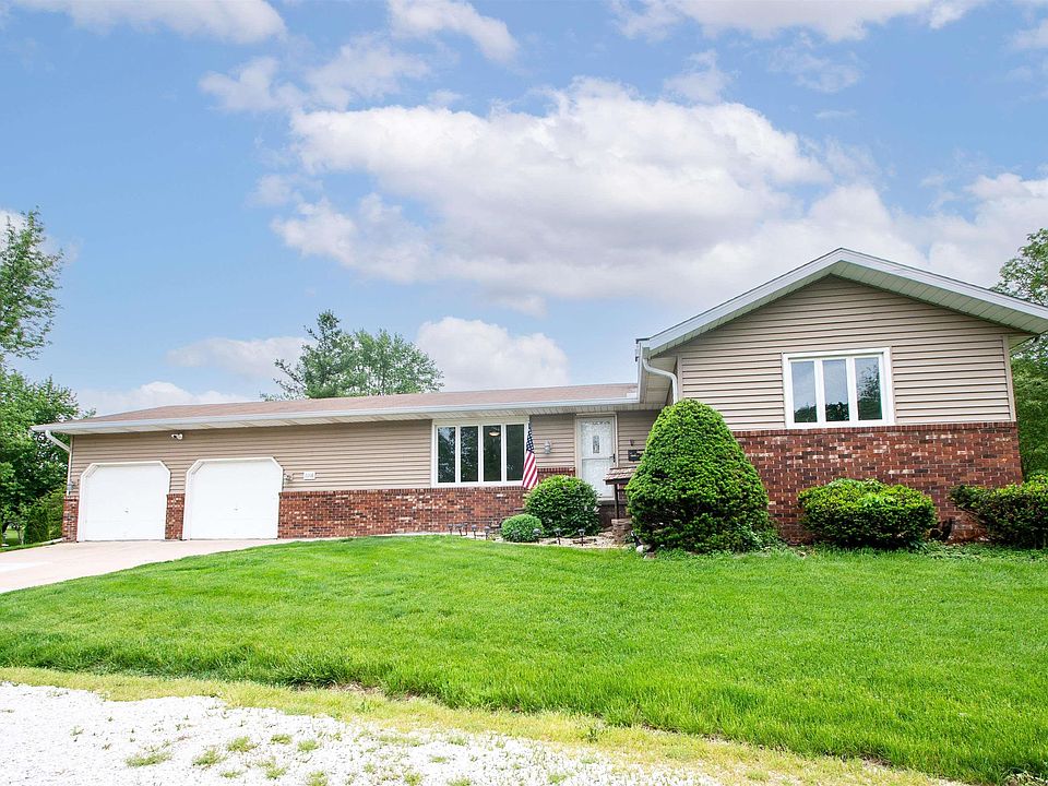 2208 Mayflower Dr, Pekin, IL 61554 Zillow