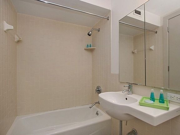 5th image of 100 Atlantic Ave APT 4D