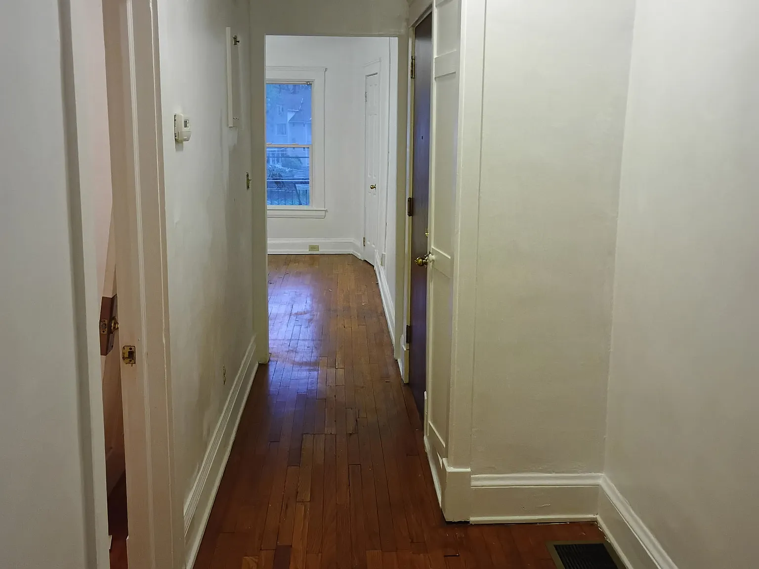 2 bed, 1000 sqft, $1,150 — Photo 2