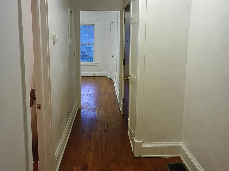 1475 Crawford Rd #4 — Photo 2
