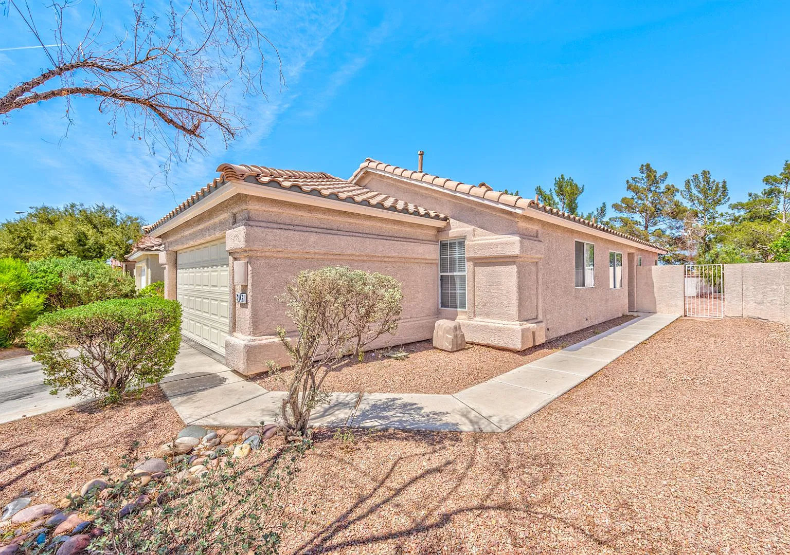 2146 Sunset Vista Avenue, Henderson, Nevada 89052 — Photo 2