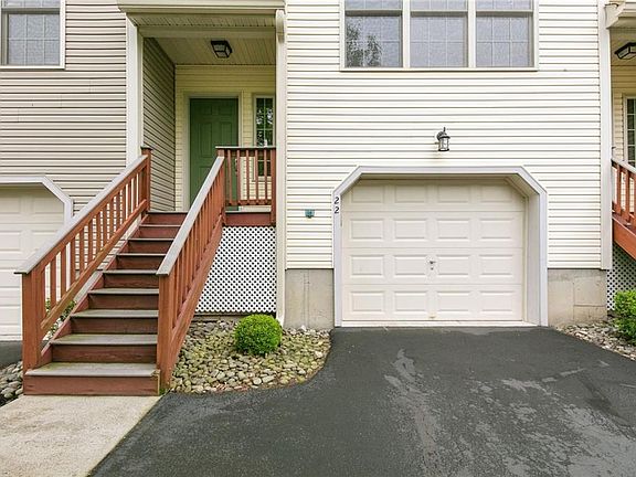 2nd image of 22 Winhaven Ct