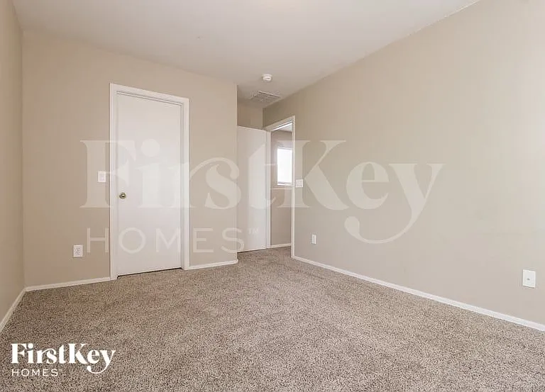 15427 W Canterbury Dr — Photo 12