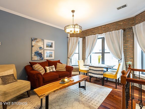 3rd image of 909 W Cornelia Ave APT 1N