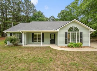 212 N Philadelphia Ave, Smiths Station, AL 36877