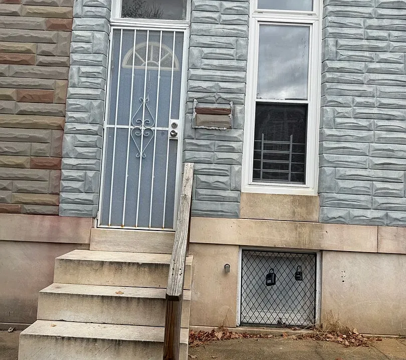 1942 W Fayette St