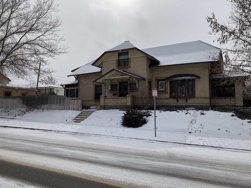 1st image of 300 E Iowa Ave