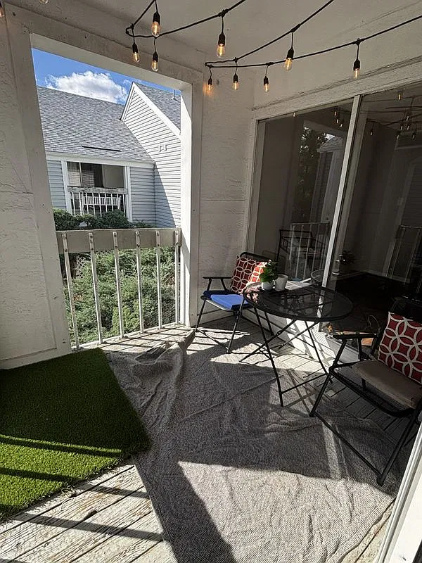 2 bed, 2.0 bath, 1029 sqft, $2,400 — Photo 4