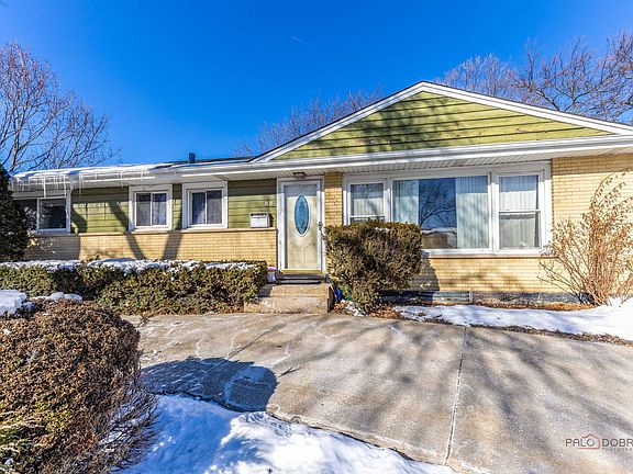 3rd image of 908 E Central Rd