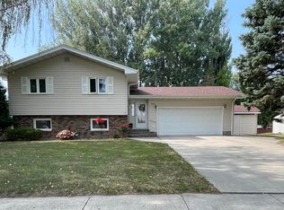 3010 S 10th St, Grand Forks, ND 58201