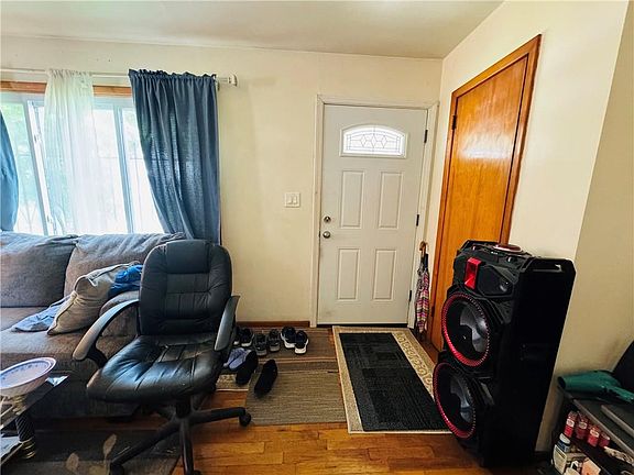 2nd image of 1224 Drury Ave