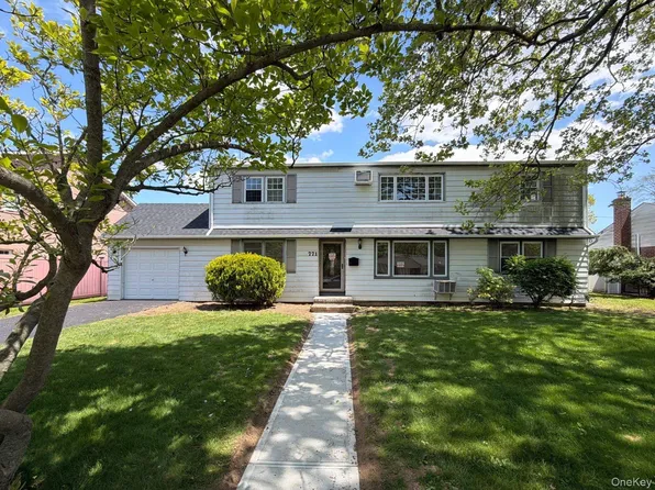 771 Maple Place, West Hempstead, NY 11552